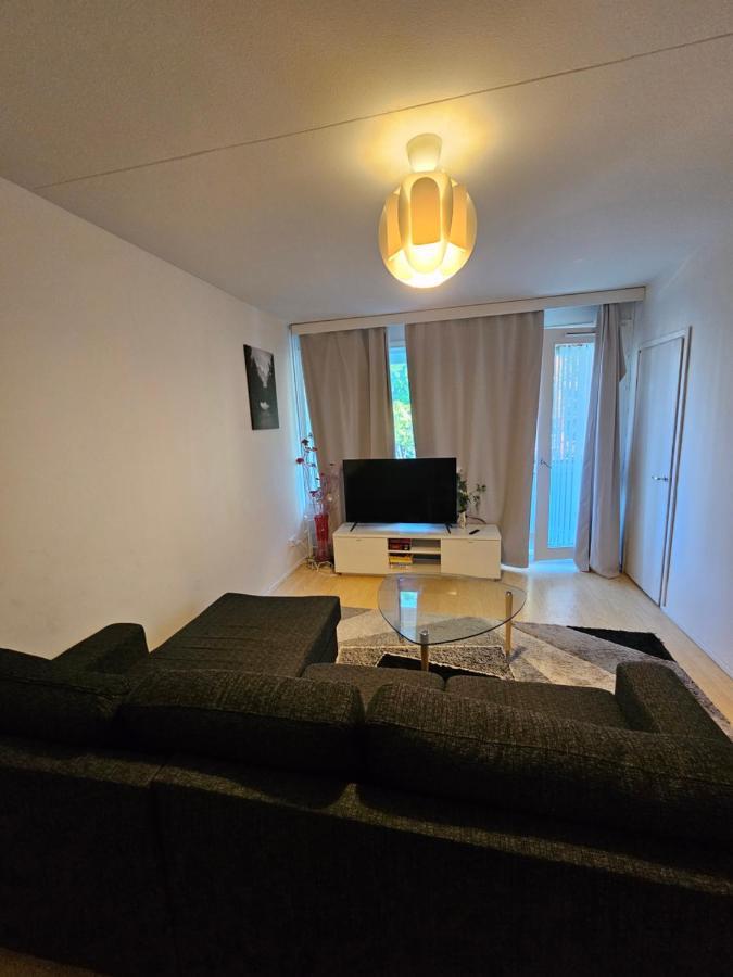 Comfortable 1 Bedroom Apartment In Helsinki Buitenkant foto